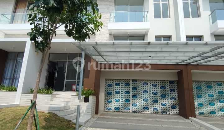 DIJUAL CEPAT!! Rumah PIK2 Tahap 1 Special Unit View Danau 10x25