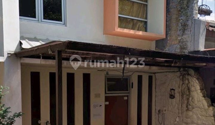 Rumah, 2 Lantai, SHM, Dekat Pusat Perbelanjaan, Ada di Lingkungan Islami, Strategis, Asri, dan Nyaman di Gunung Batu Pasteur