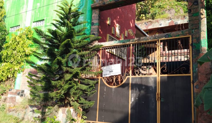 Dijual Tanah + Bangunan cocok untuk Villa di Pulau Karimun Jawa