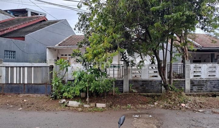 Dijual Rumah Murah Hitung Tanah di Sentul Dalam Komplek