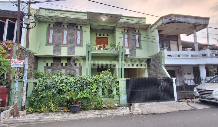 Rumah 2 Lantai di Sarua dekat Kantor Walikota Tangerang Selatan
