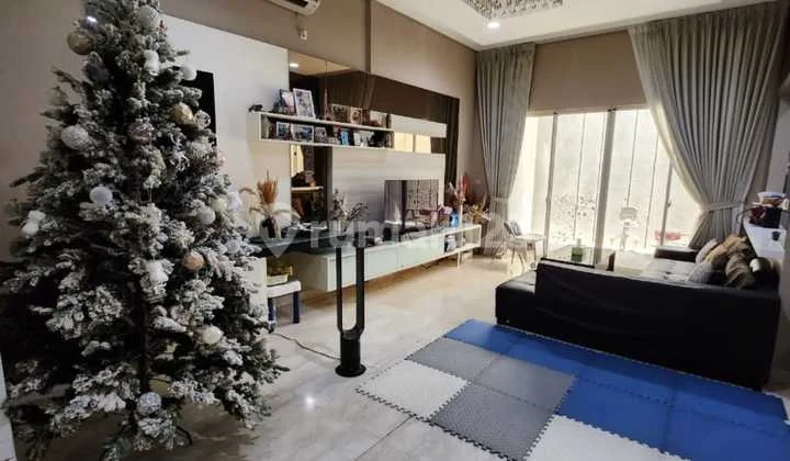 Rumah Crown Golf Pik