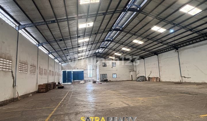 Gudang Dengan Kantor 2 Lantai Marunda Center Parkiran Luas Akses Container 40 Feet