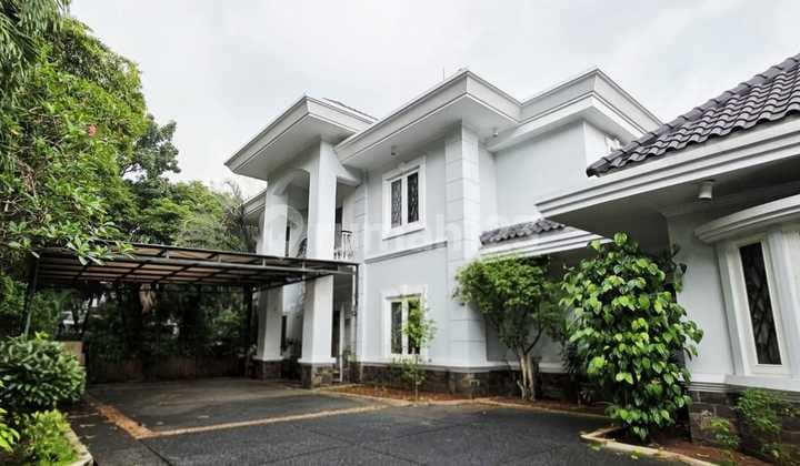 LUXURY HOUSE IN KEBAYORAN BARU, WIDE ROAD WITH SWIMMING POOL