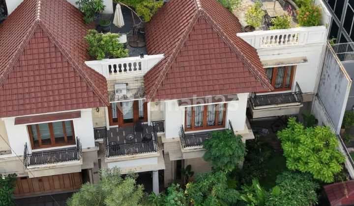 Rumah Mewah 3 Lantai di Slipi, House Studio, Harga di Bawah NJOP