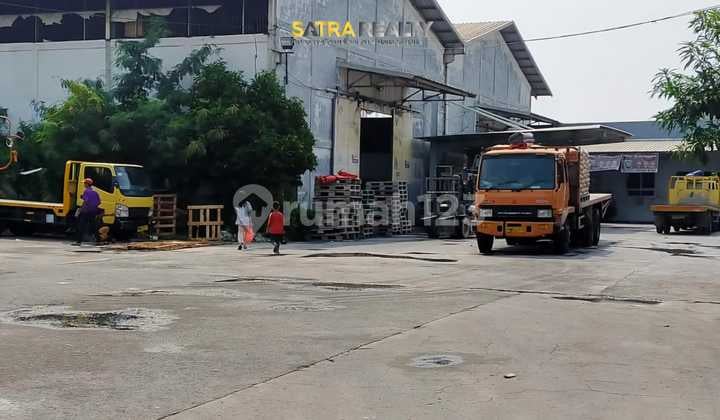 Gudang di Rorotan, Jakarta Utara termasuk ruang kantor