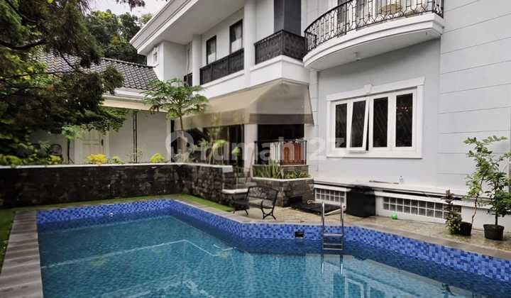 rumah hook 9 kamar tidur, lantai full marmer, legalitas clear