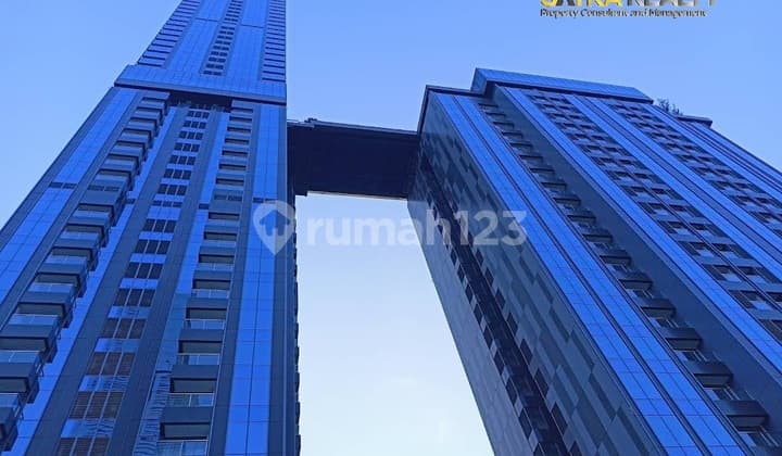 Iconic Urban Living With The City On Your Door Step