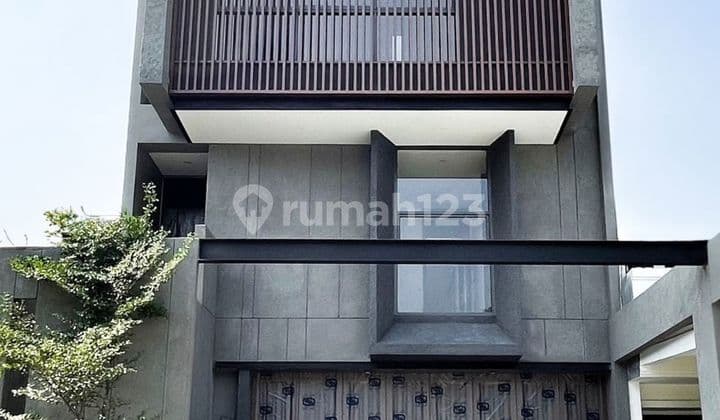 rumah baru di lebak bulus siap huni, memiliki 5 kamar tidur