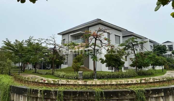 INDAH KAPUK BEACH HOUSE WITH LAKE VIEW HOOK, HAS 4 BEDROOMS