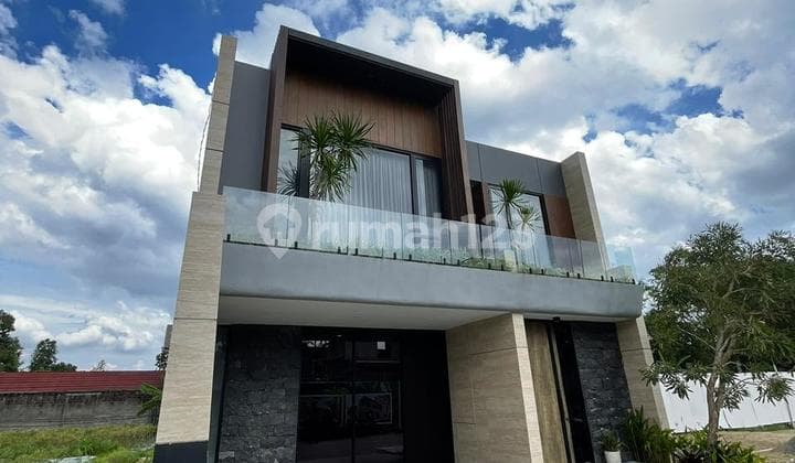 RUMAH 2 LANTAI KOTA JOGJA DEKAT KAMPUS UGM UII MAL SCH JCM