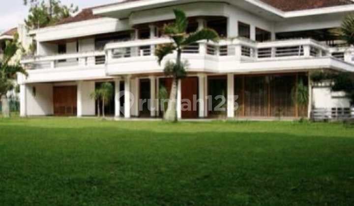 Well-Maintained Furnished Villa on Main Road Setiabudi North Bandung