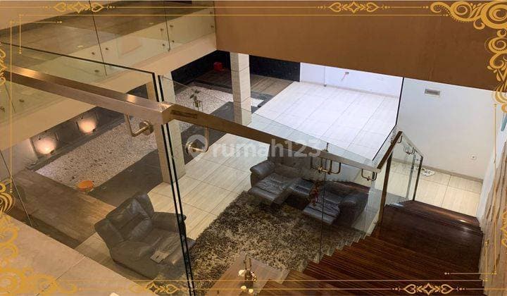 Rumah Lux Minimalis Modern di Singgasana Pradana