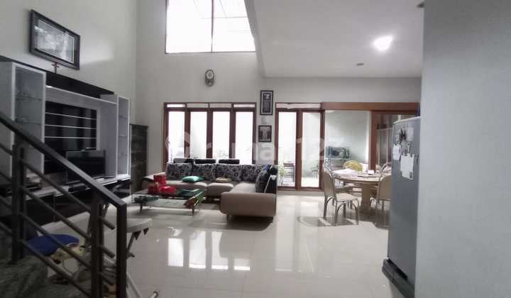 Rumah Terawat Cluster Singgasana Pradana