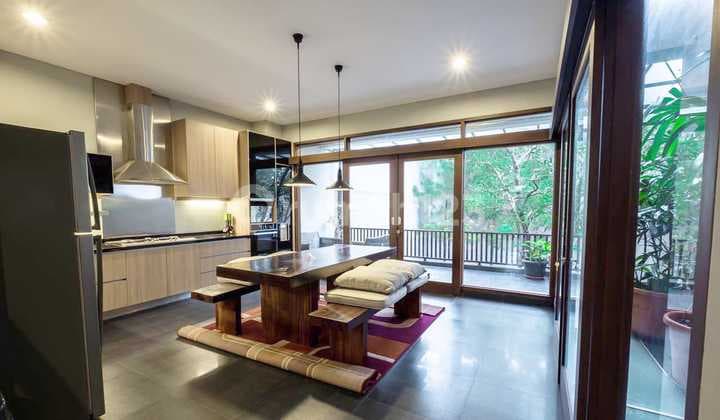 Rumah Terawat Furnished di Setra Duta Dekat Tol Pasteur