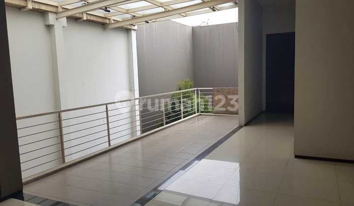 Rumah Exclusive Cluster Singgasana Pradana