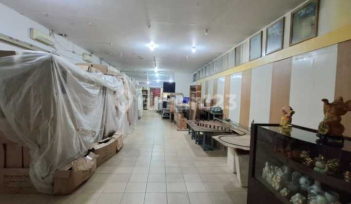 Mainroad Riau Commercial Space