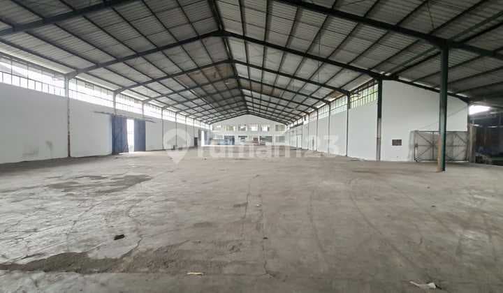 Moch Toha Cisirung Area Warehouse, 40 FT Container, Flood-Free