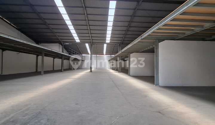 Mainroad Warehouse Soekarno Hatta Near Buah Batu, 40 FT Container