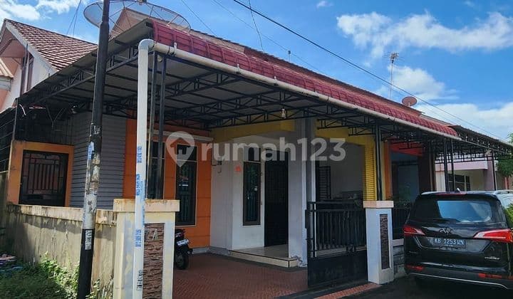 Ready-to-occupy house at 5 Husein Hamzah Street.