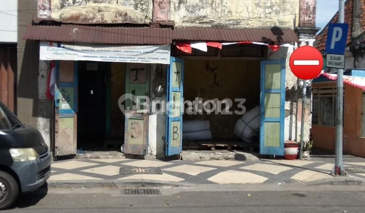 Rumah Raya Peneleh Bangunan Kuno Satu Lantai.