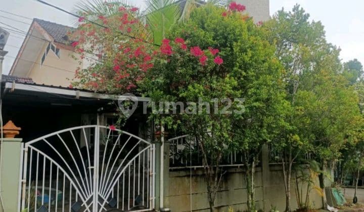 Rumah Pojok Terawat & Nyaman