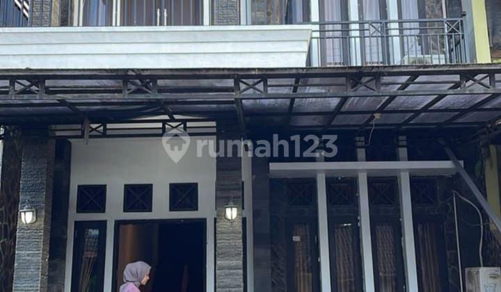 Rumah 3 Lantai Di Regency