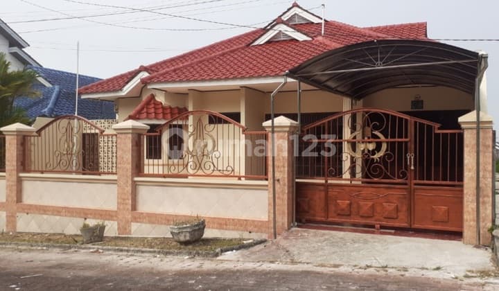 Rumah Mewah di Bukit Damai Indah