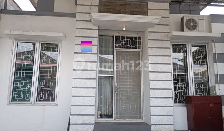 Rumah di Cluster Valencia, Regency