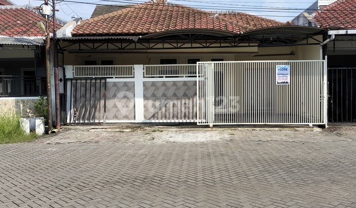 Mulyosari Mas 1 Lantai Dekat Jalan Raya. Surabaya .