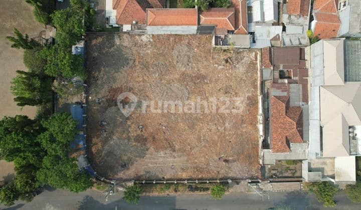 Tanah Jalan Lombok Komersial Area, Hook, Strategis ,pusat Kota Surabaya Kota.