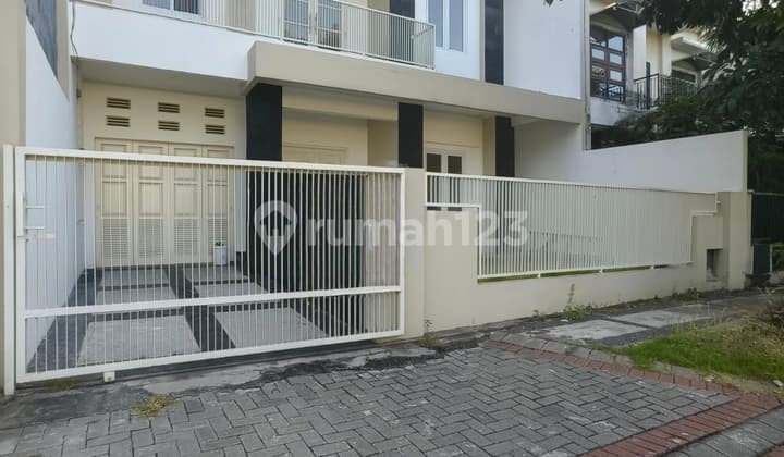 Rumah Graha Sentosa Dekat Panjang Jiwo ,Minimalis, Bagus, Terawat Dekat Nirwana . Surabaya.