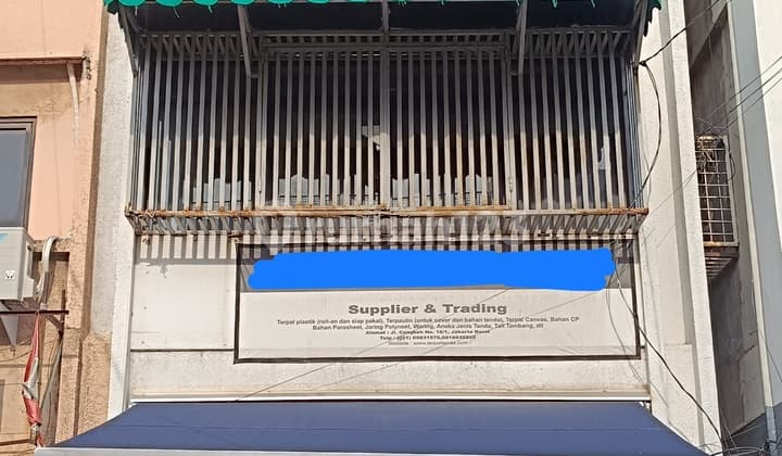 Dijual Cepat! Ruko Lokasi Strategis - Harga di Bawah Pasaran