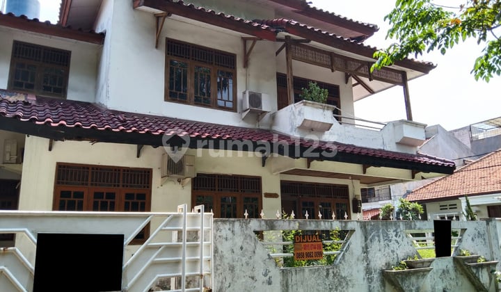 Dijual Rumah Hoek Puri Indah