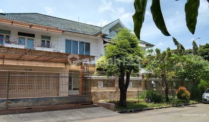 Dijual Rumah Hoek 2 Lantai Permata Buana