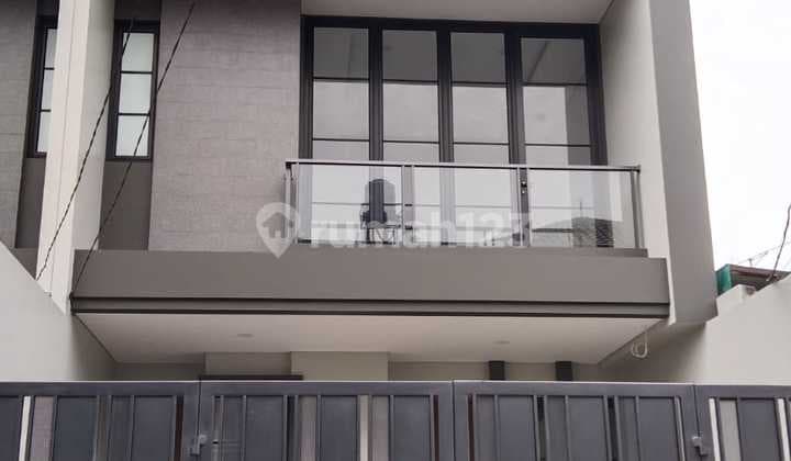 For Sale House in Sunrise Garden