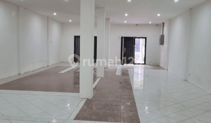 Ruko Gandeng Jalan Utama