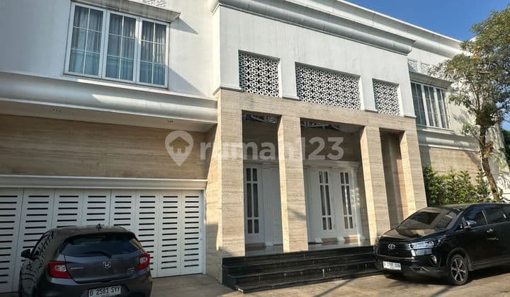 Rumah Mewah Full Furnished di Kemang