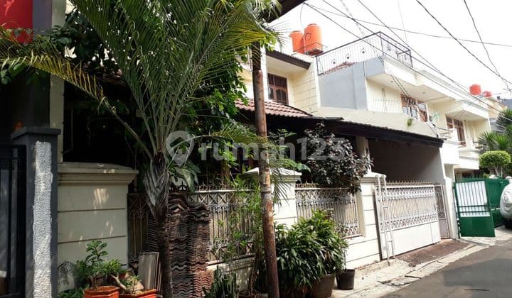 Nice 2-Story House Near Mall Anggrek in Tanjung Duren, West Jakarta