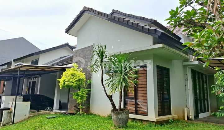 Rumah Hook Asri Ada Taman Belakangsiap Huni di Bintaro Sektor 9
