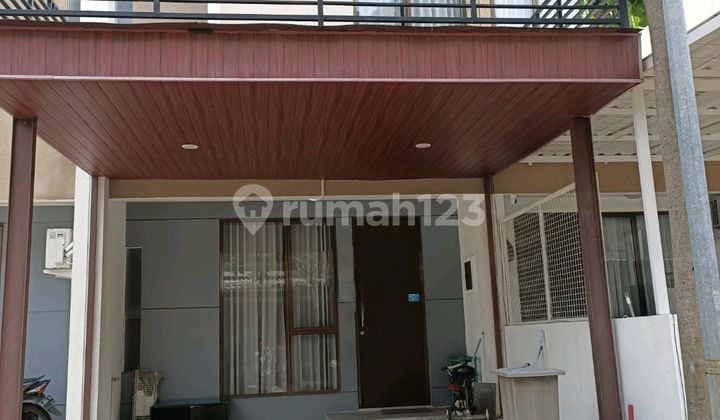 Disewakan Rumah 2 Lantai Balkon Luas di Fortune Graha Raya