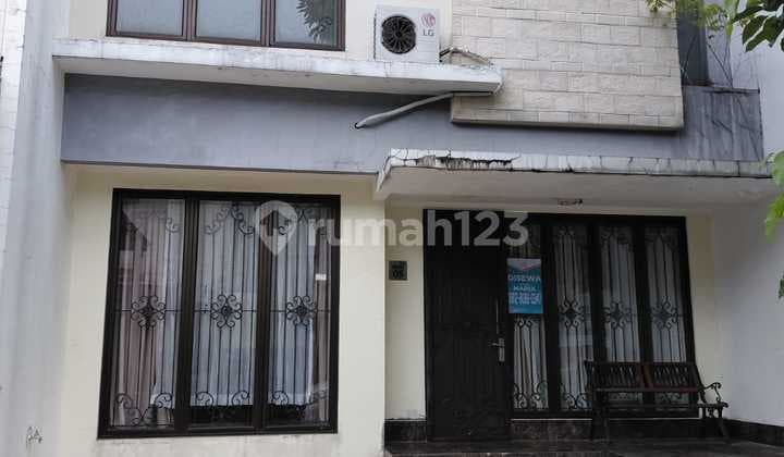 Disewakan Rumah Siap Huni Kamar 3+1 di Graha Raya