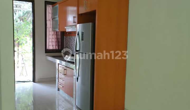 Disewakan Rumah Rapih Siap Huni Kamar 4 di Discovery Bintaro Jaya