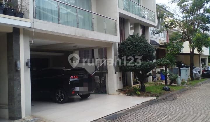 House for Quick Sale Ready to Occupied Can Be Mortgaged in Kebayoran Bintaro Sector 7