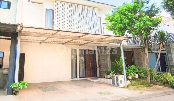 Large Land House with Backyard Garden 4+1 Rooms in Discovery Bintaro