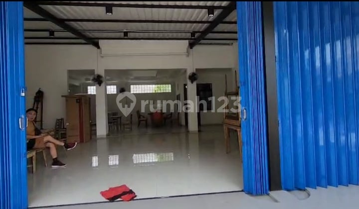 RUKO 3Lt Parkiran Luas dekat Pantai Kuta siap huni