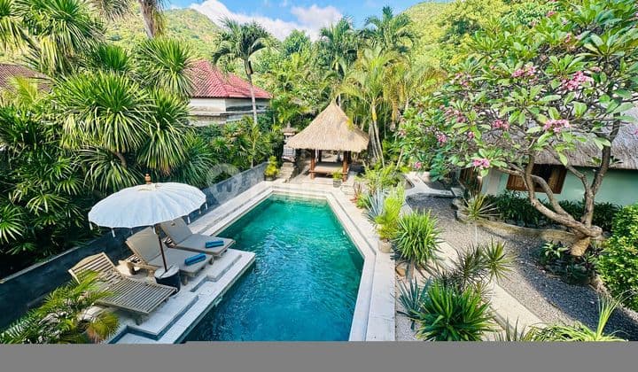 Villa Beach Front Only 40 Step To The Beach In Amed Karangasem