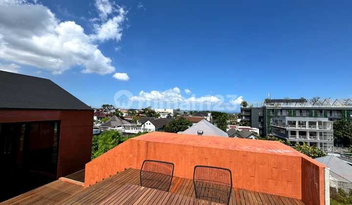Exquisite 3 Storey Luxury Villa in Berawa 5 Min Walk to the Beach