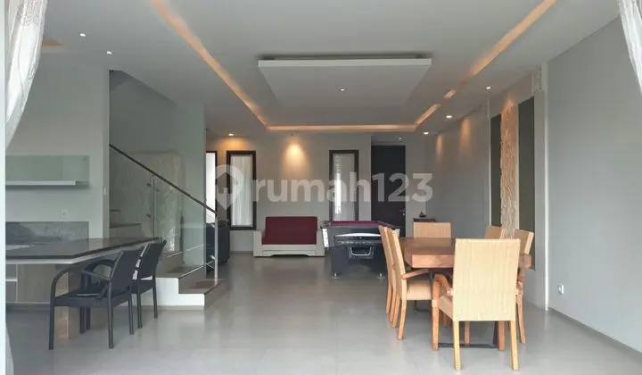 Comfortable
Strategically located 3+1 bedroom house in Sanur, Denpasar