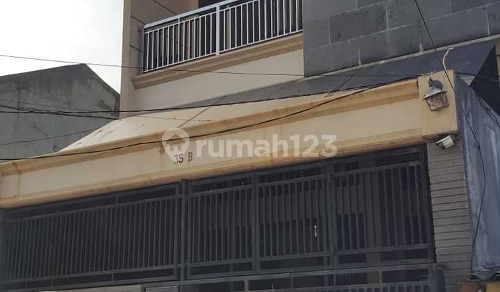 Jual rumah siap huni 3 lantai di jalan delima komplek btn